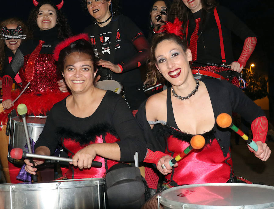 Fotos: Batucada en el barrio de las Delicias, en Valladolid