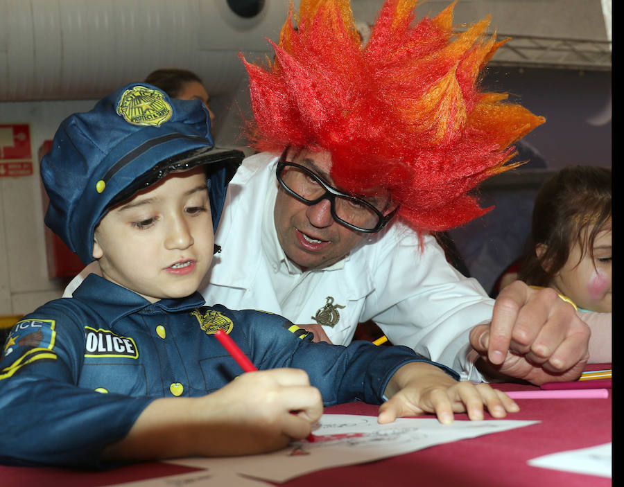 Fotos: Talleres infantiles en la Cúpula del Milenio de Valladolid por carnaval