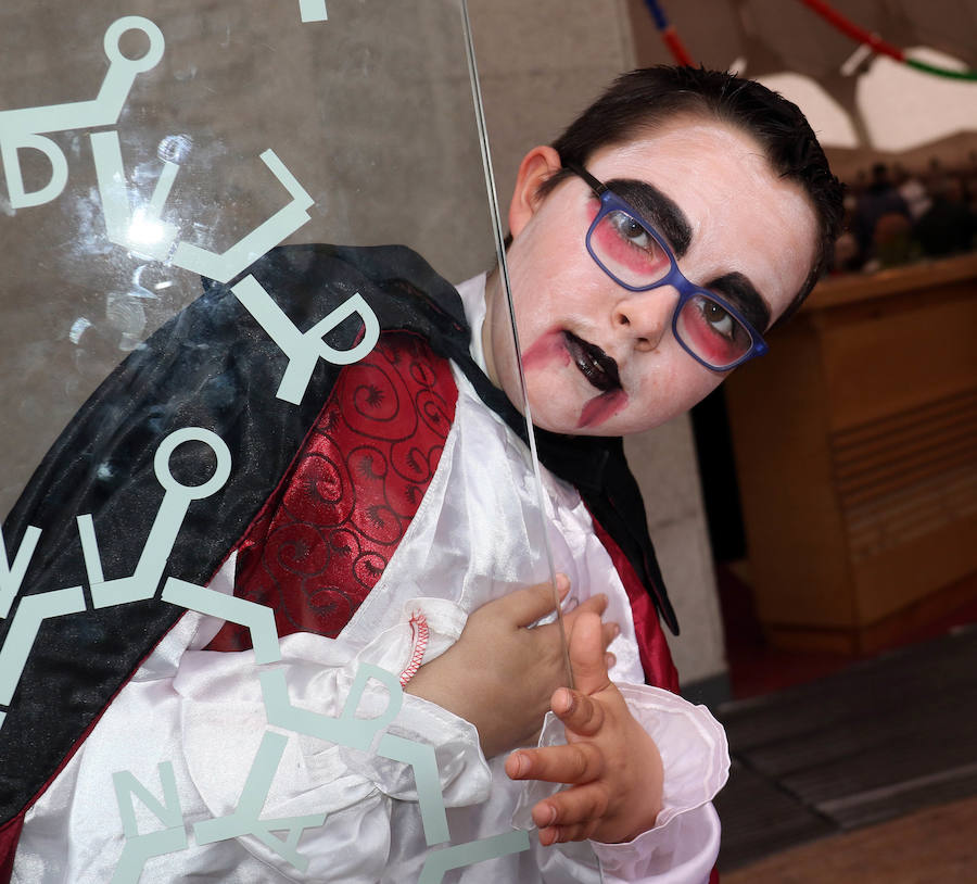 Fotos: Talleres infantiles en la Cúpula del Milenio de Valladolid por carnaval