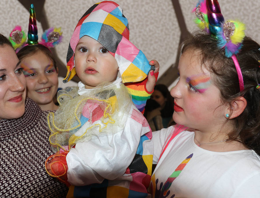 Fotos: Talleres infantiles en la Cúpula del Milenio de Valladolid por carnaval
