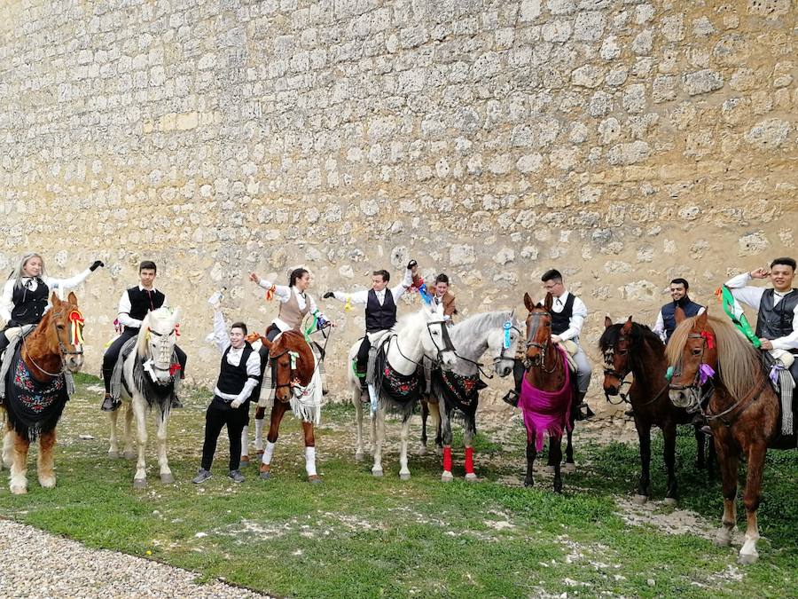 Fotos: Carrera de cintas de los quintos de Torrelobatón