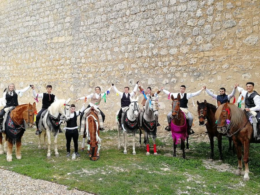 Fotos: Carrera de cintas de los quintos de Torrelobatón