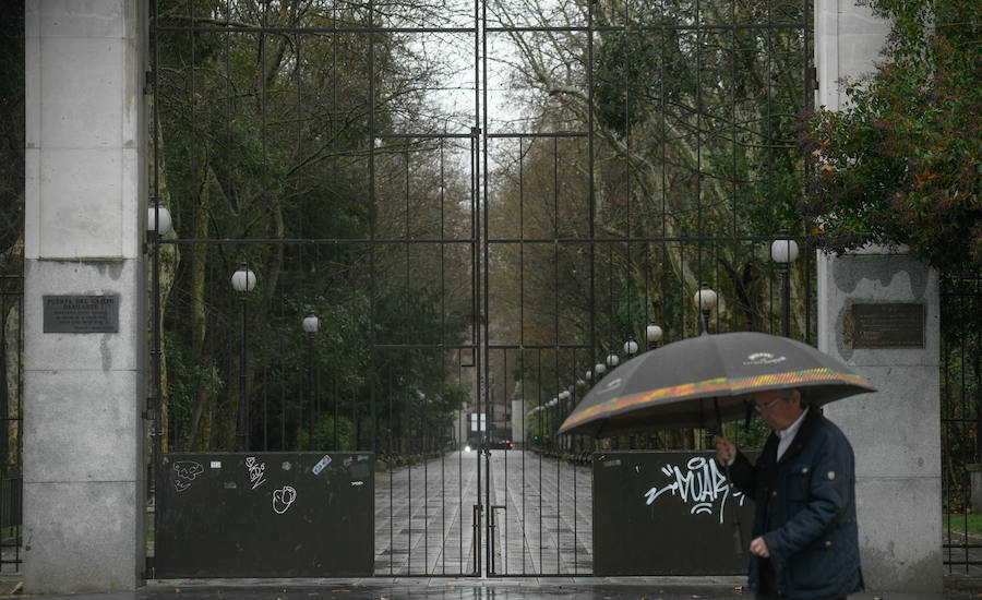Fotos: Lluvia y viento en Valladolid