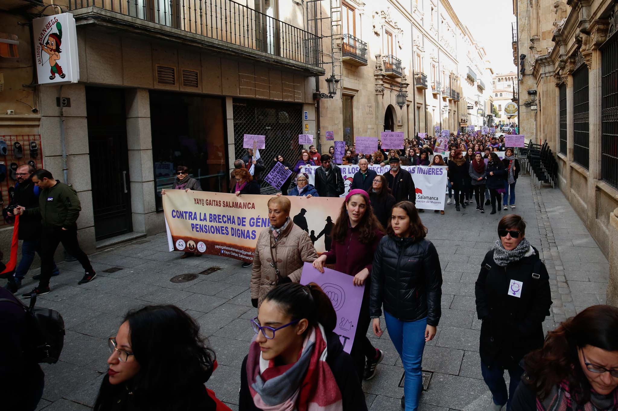 Fotos: Concentración estudiantil del 8-M en la plaza de los Bandos de Salamanca