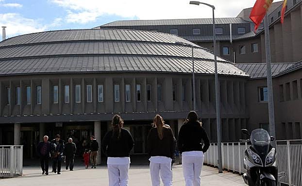 Entrada al Hospital General de Segovia. 