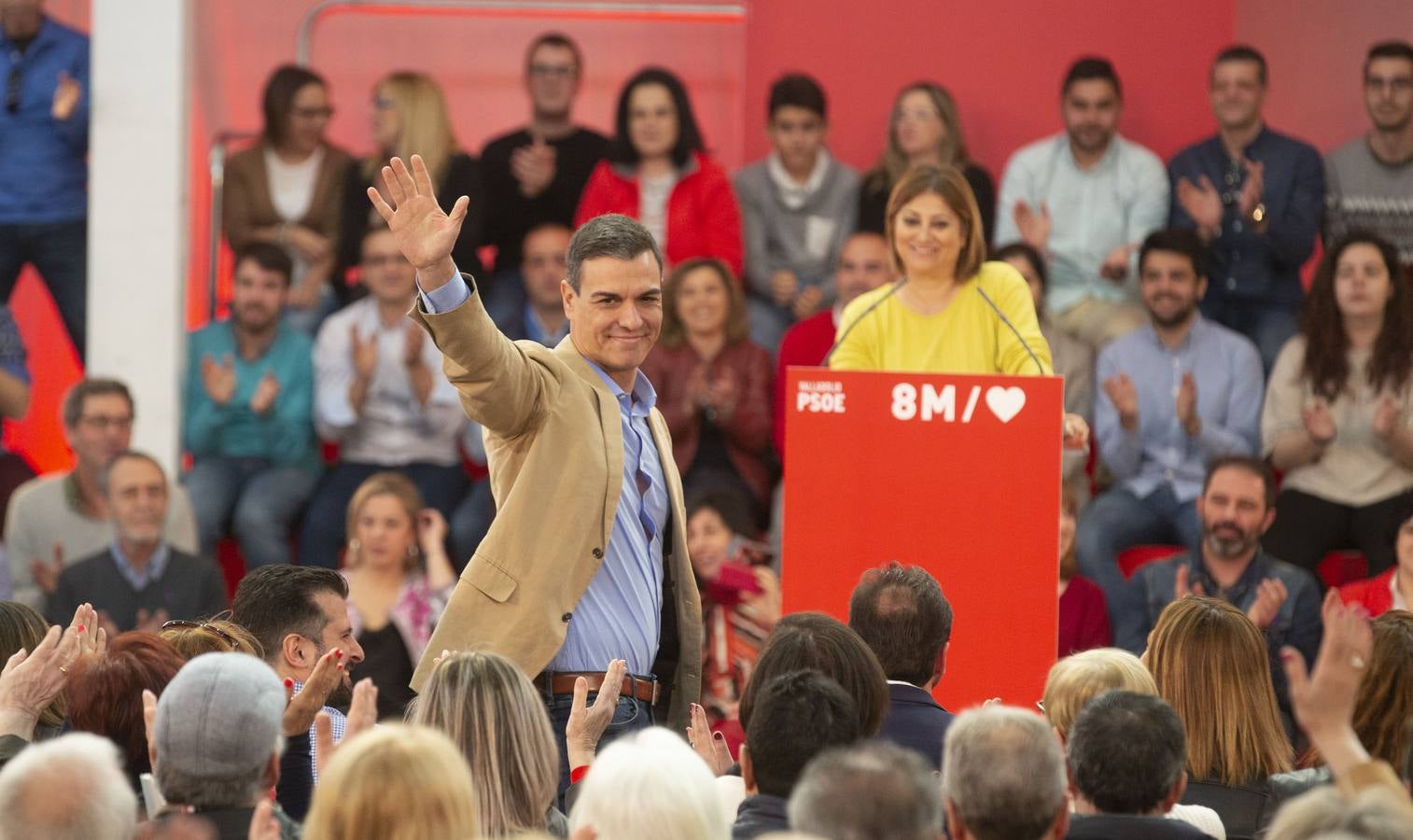 En la Feria de Muestras, donde tuvo lugar el encuentro, el líder del PSOE reivindicó al PSOE «como el partido que une, frente la confrontación, la mentira y la crispación de Ciudadanos y PP»