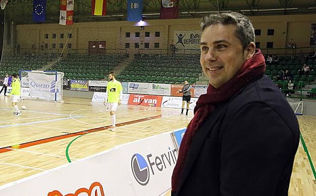 Álvaro Fernández, antes de un partido en el Pedro Delgado.