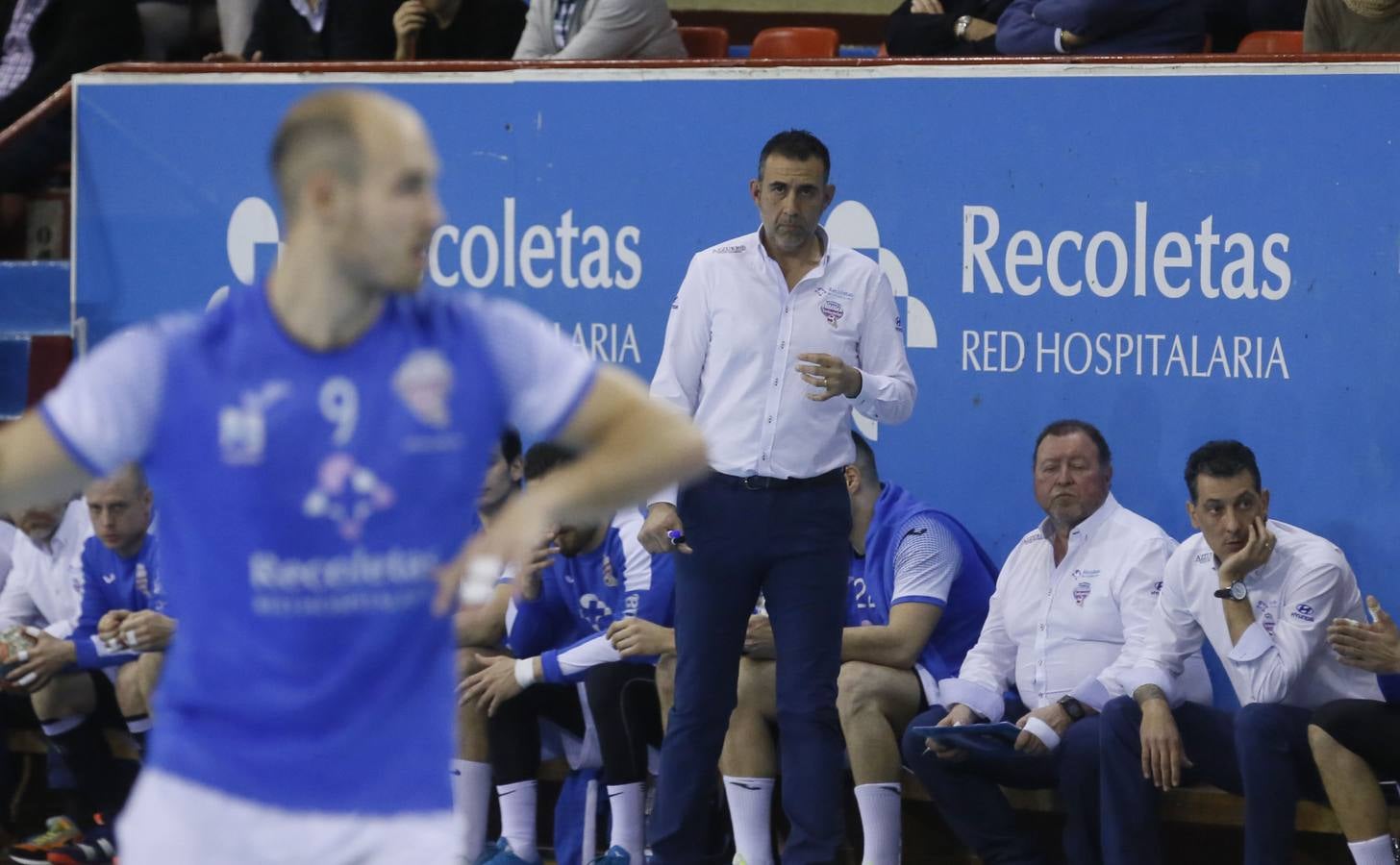 El equipo vallisoletano derrota al conjunto cántabro gracias a su buena defensa y a sus momentos de fluidez en ataque