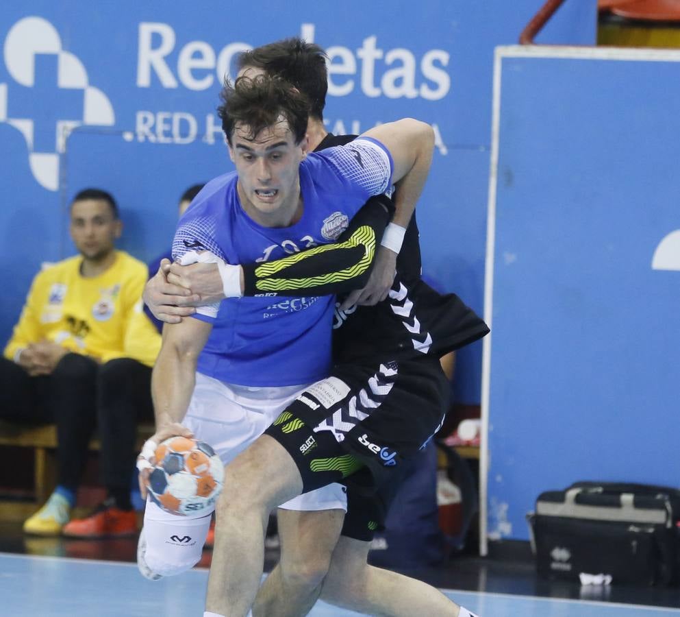 El equipo vallisoletano derrota al conjunto cántabro gracias a su buena defensa y a sus momentos de fluidez en ataque