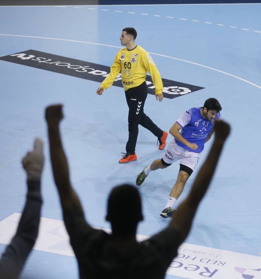 El equipo vallisoletano derrota al conjunto cántabro gracias a su buena defensa y a sus momentos de fluidez en ataque