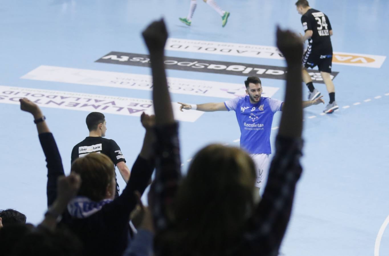 El equipo vallisoletano derrota al conjunto cántabro gracias a su buena defensa y a sus momentos de fluidez en ataque