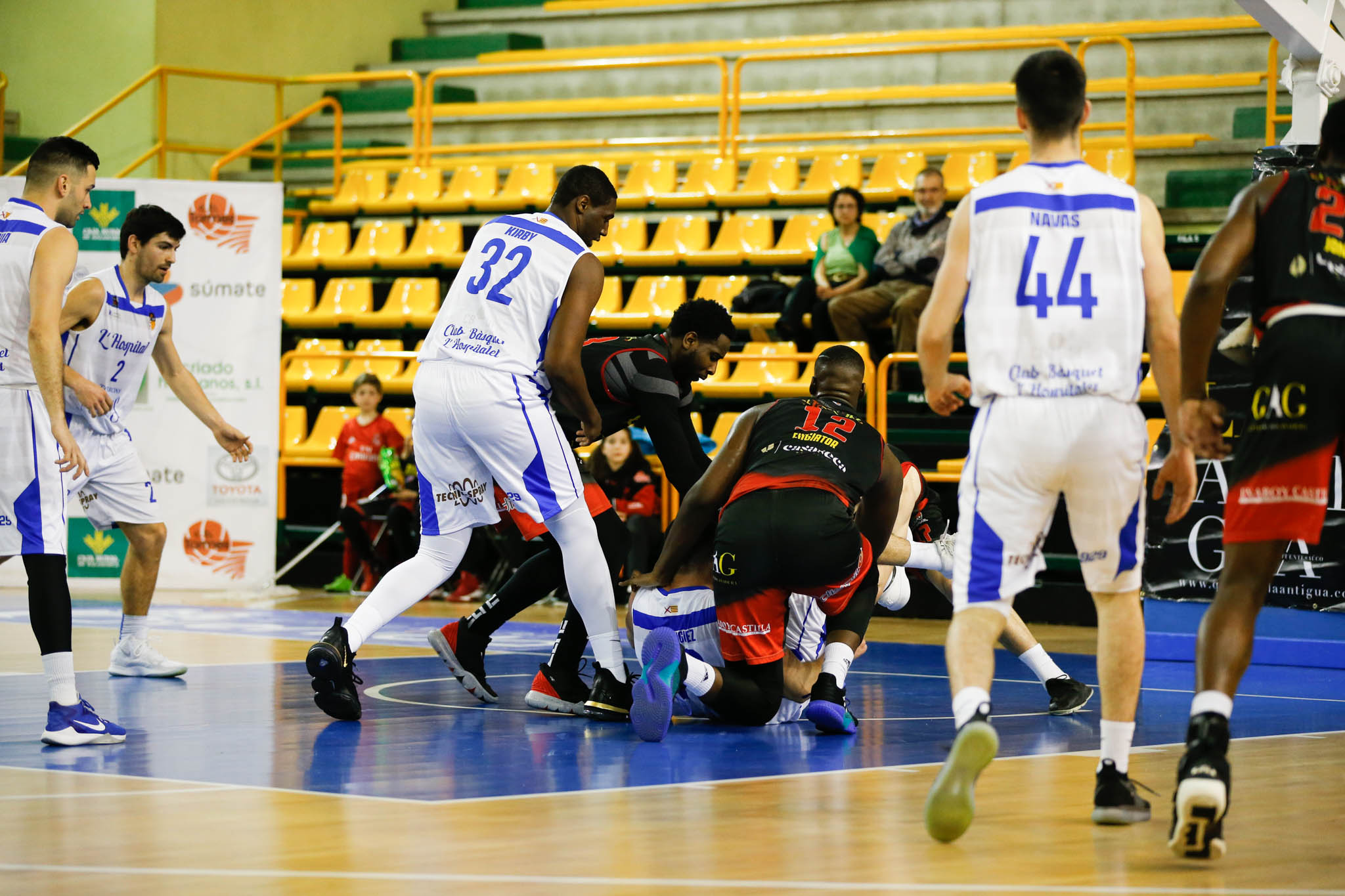 El equipo salmantino suma su quinta victoria y abandona el farolillo rojo del grupo de la permanencia