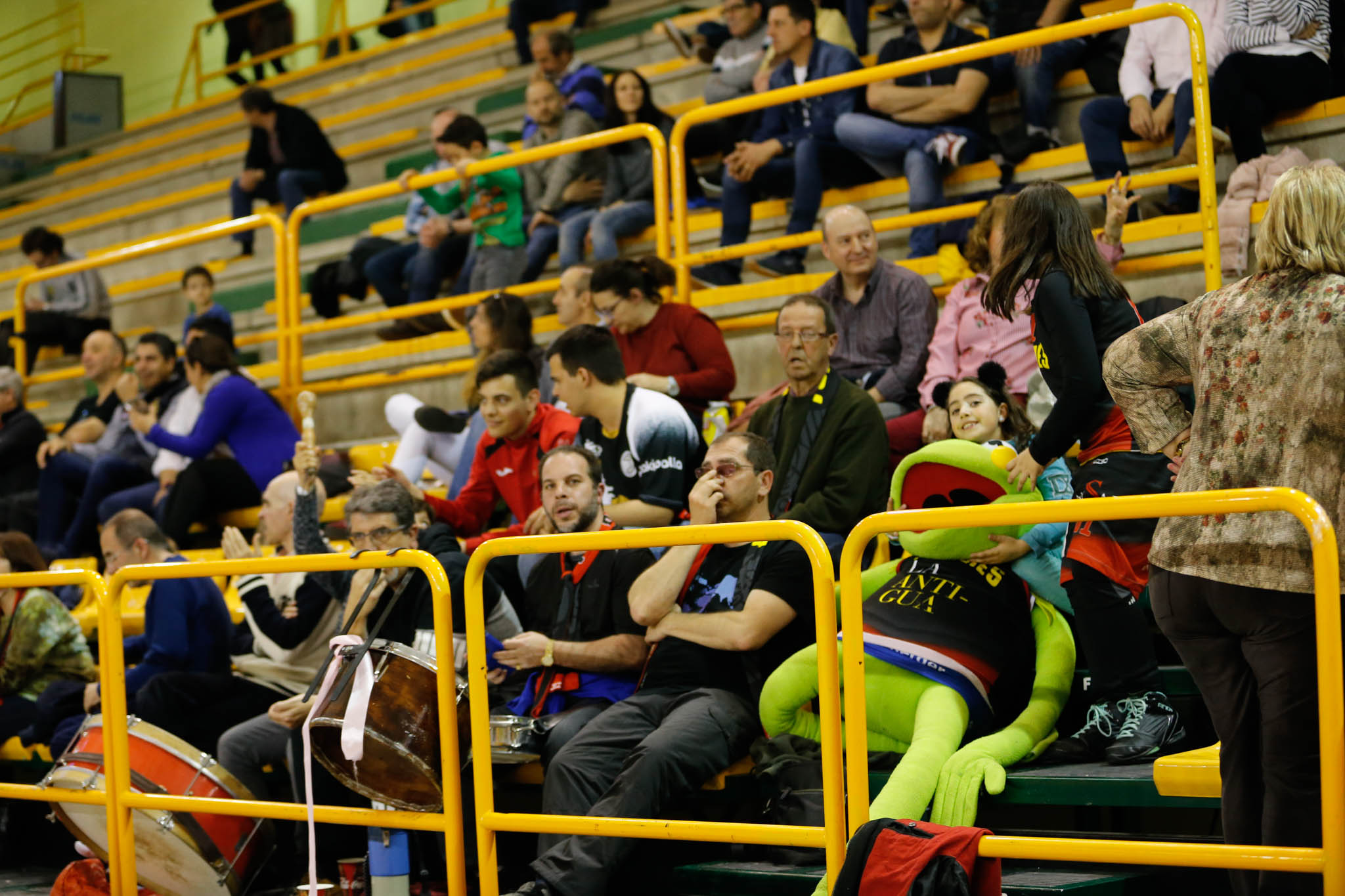 El equipo salmantino suma su quinta victoria y abandona el farolillo rojo del grupo de la permanencia