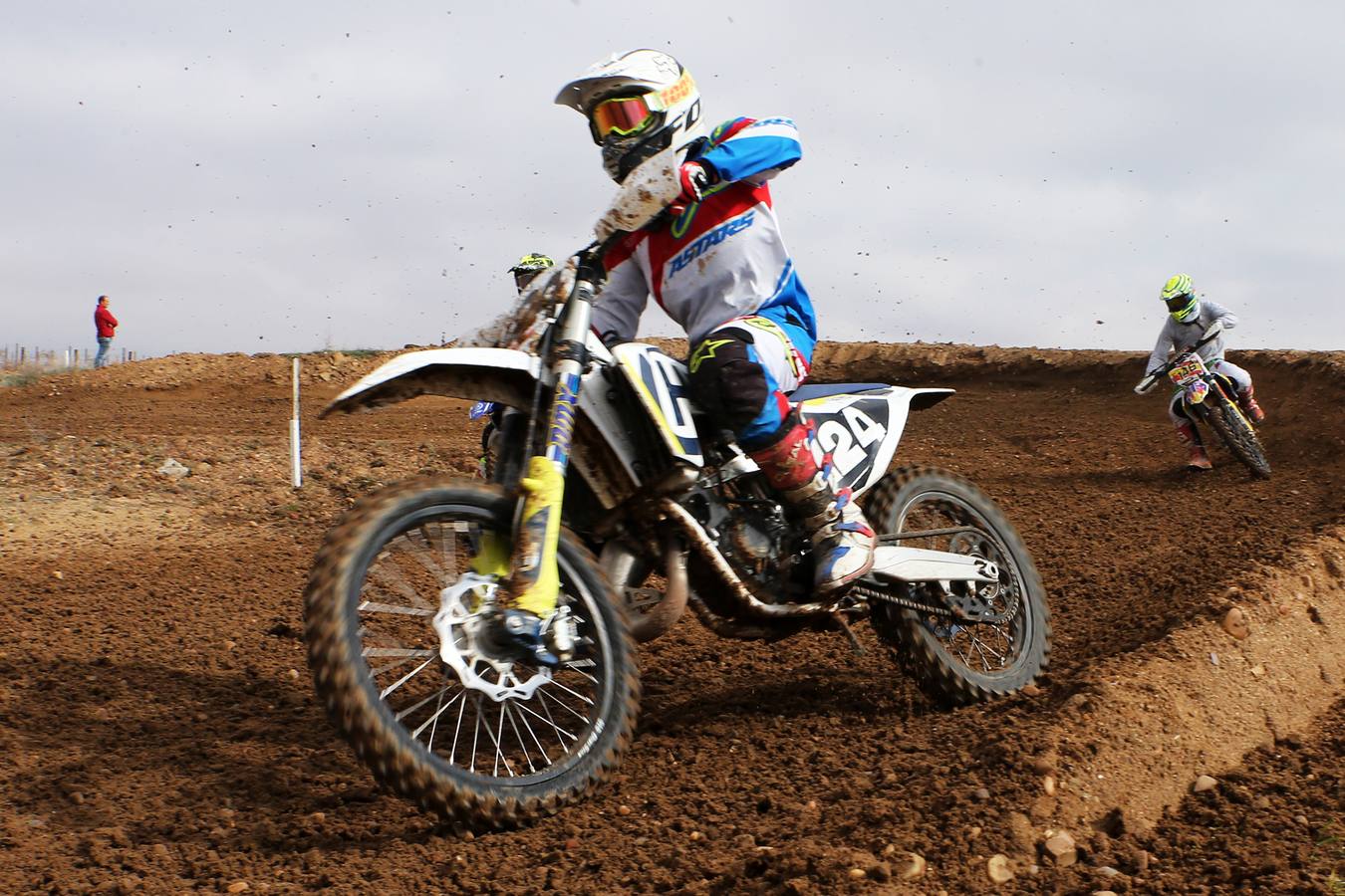 Fotos: Campeonato de Motocross de Castilla y León en la localidad vallisoletana de Rueda
