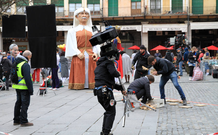 Fotos: Rodaje de una película china en la Plaza Mayor de Segovia