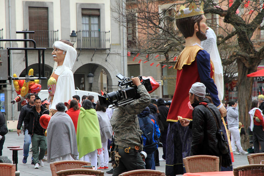 Fotos: Rodaje de una película china en la Plaza Mayor de Segovia