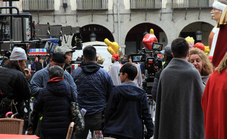 Fotos: Rodaje de una película china en la Plaza Mayor de Segovia