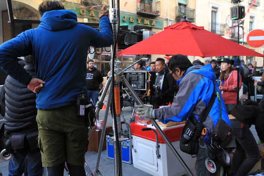 Fotos: Rodaje de una película china en la Plaza Mayor de Segovia