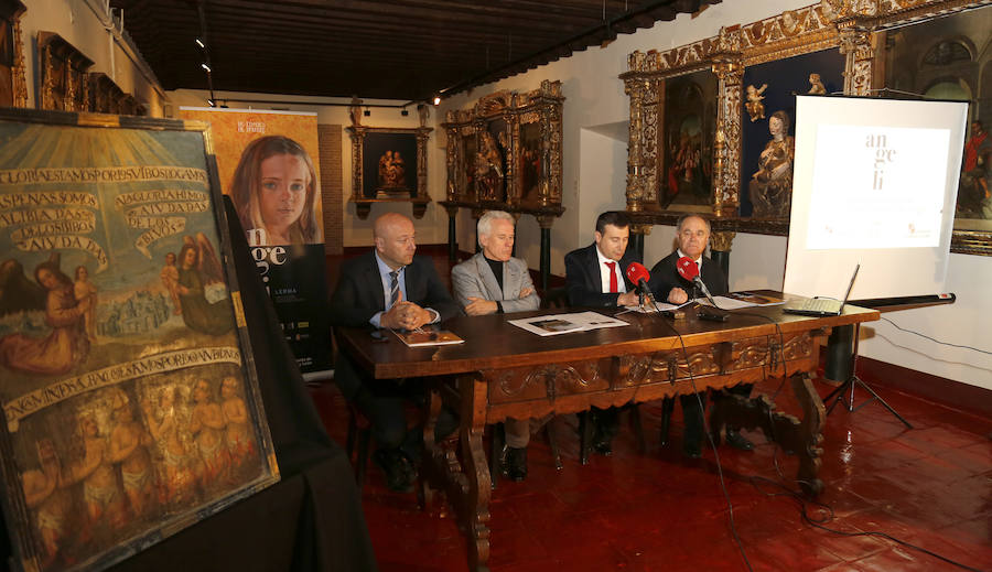 Representantes de las instituciones presentan las obras que irán a Lerma, junto a 'Las Ánimas' de la catedral de Palencia. 