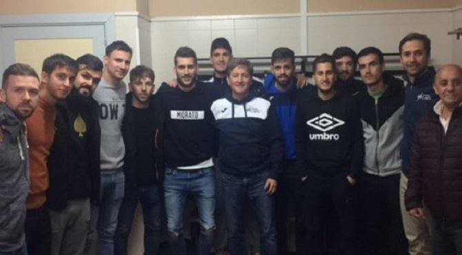 La plantilla del Naturpellet Segovia, con representantes de la AJFS.