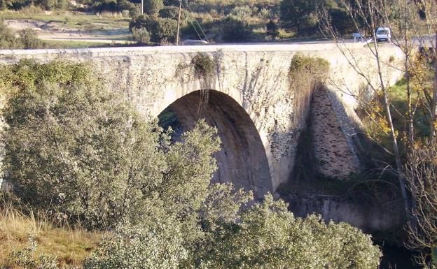 Estado actual del puente de Bernardos. 