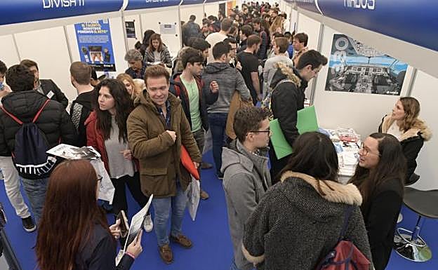 Asistentes al XX Foro de Empleo Fibest de la UVA.