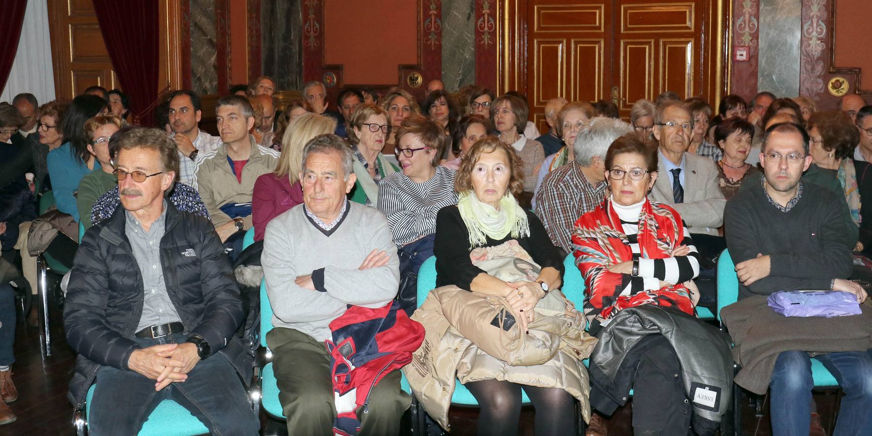 Emilio del Río ha protagonizado este jueves una suerte de conferencia cómica y lúdica sobre la etimología y los parentescos de nuestras palabras más comunes provenientes del latín.