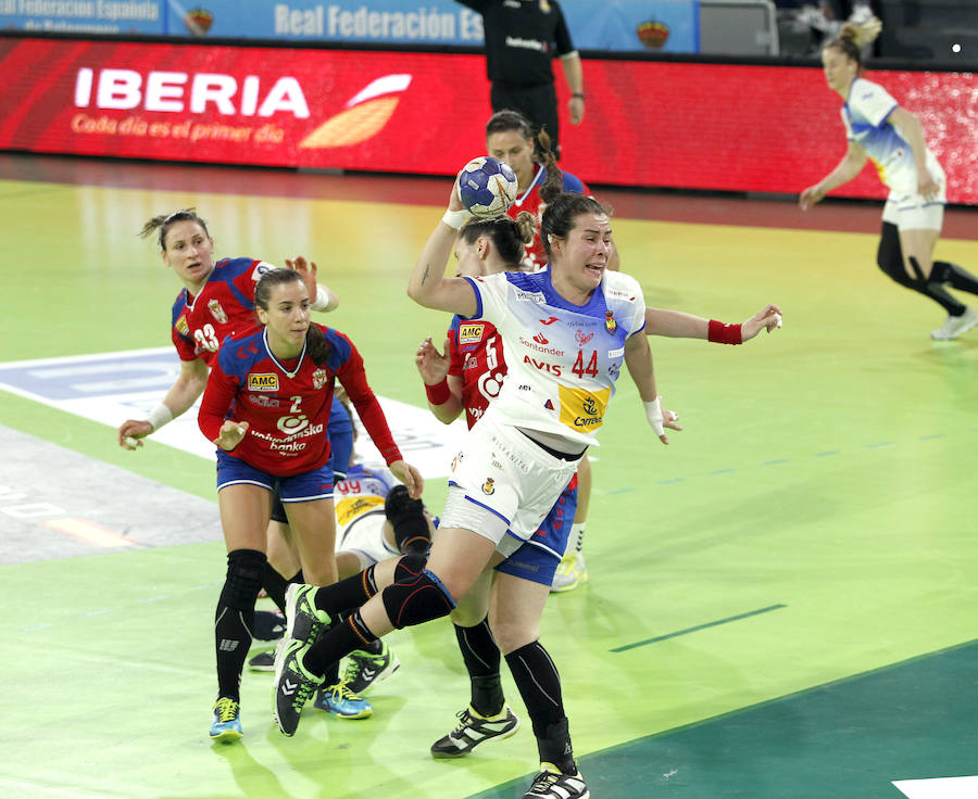 Fotos: Las Guerreras ganan a Serbia en su segundo partido en Palencia (31-28) 1/2
