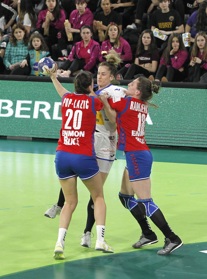 Fotos: Las Guerreras ganan a Serbia en su segundo partido en Palencia (31-28) 1/2