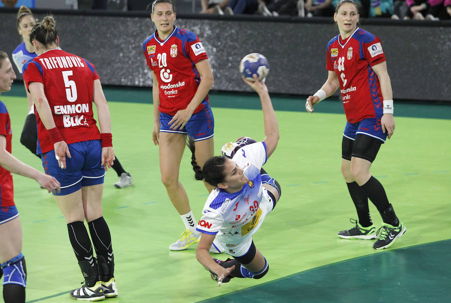 Fotos: Las Guerreras ganan a Serbia en su segundo partido en Palencia (31-28) 1/2