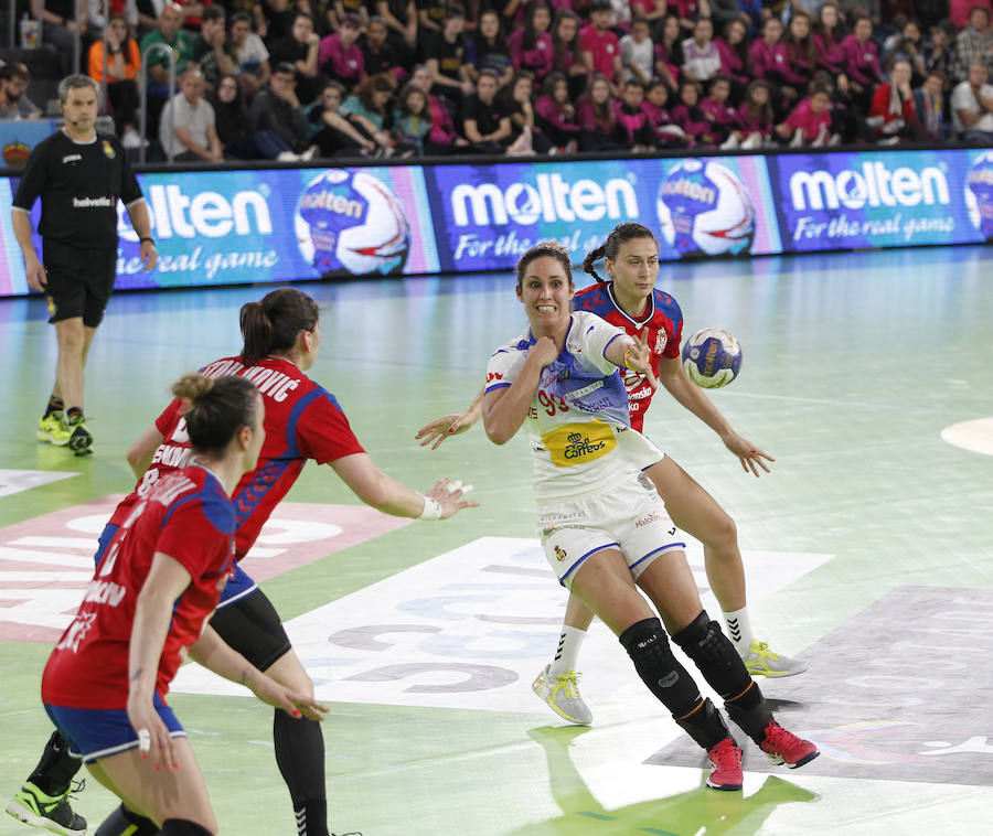 Fotos: Las Guerreras ganan a Serbia en su segundo partido en Palencia (31-28) 1/2
