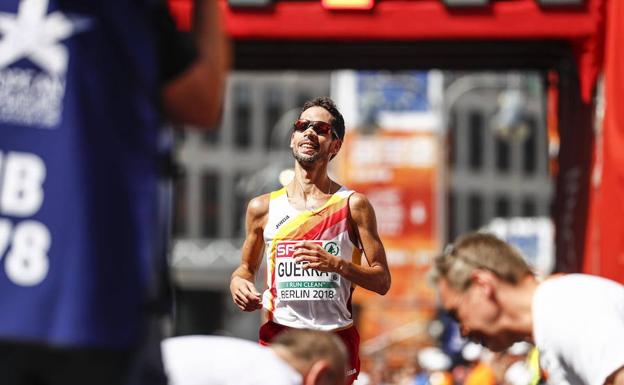 Javi Guerra, durante la maratón de Berlín.