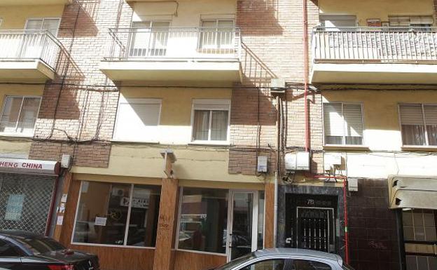 Edificio en la calle Caamaño de Delicias, donde se encontraba el piso objeto de la dación en pago. 