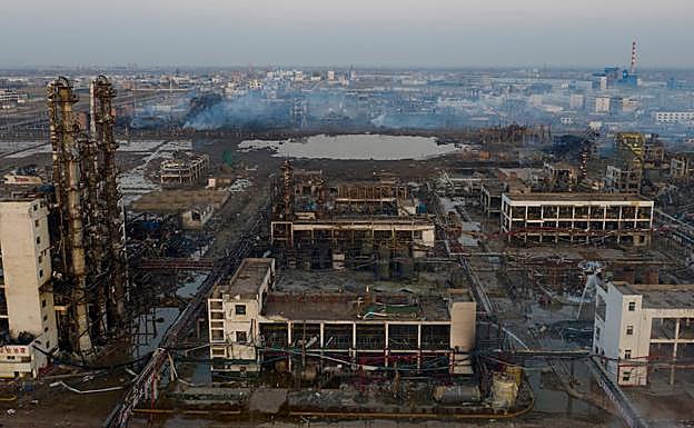 Vista de la fábrica de Yancheng tras la explosión.