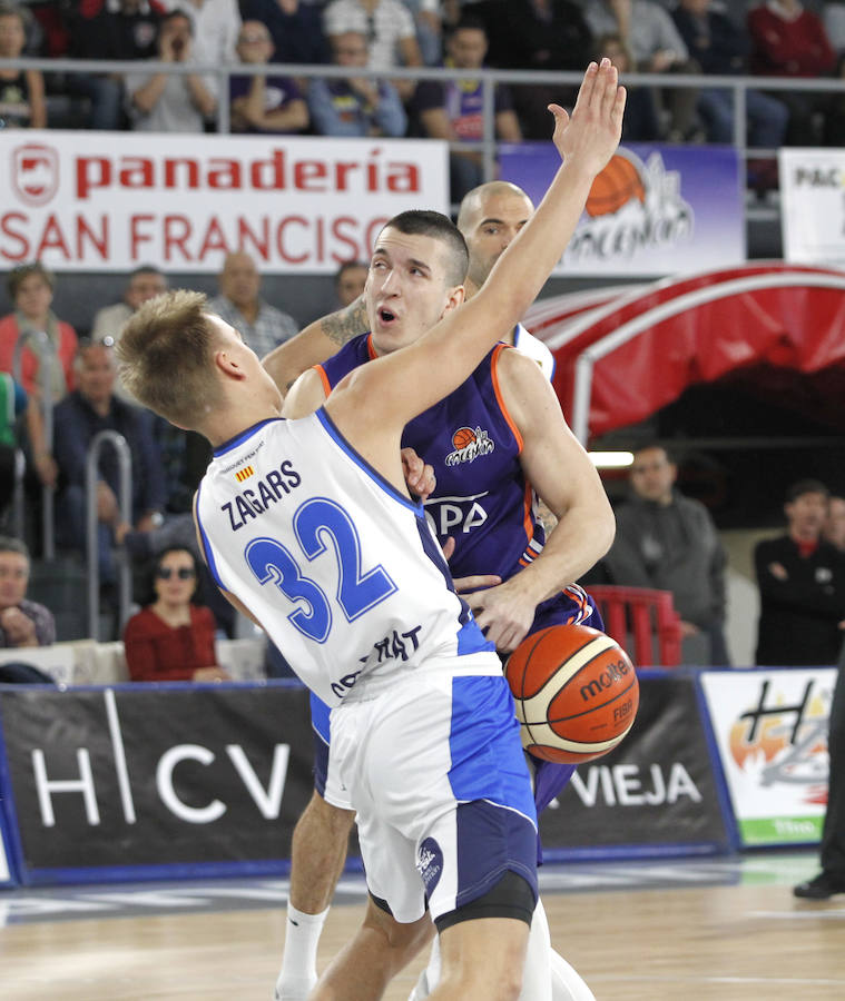 Fotos: Chocolates Trapa Palencia 64-63 CB Prat