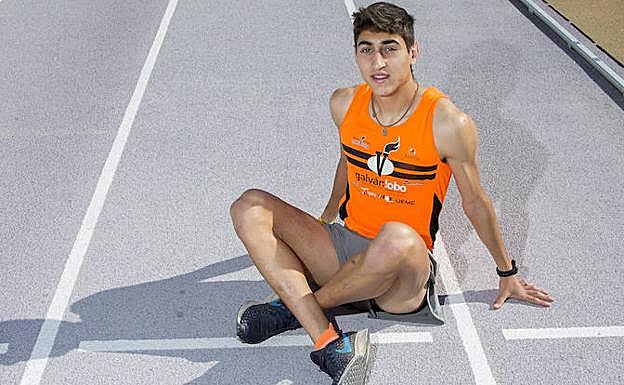 Vicente Viciosa posa en las pistas de Río Esgueva. 