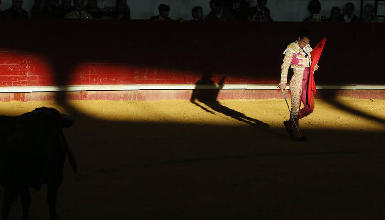 Corrida toros en la plaza vallisoletana de La Flecha (Arroyo de la Encomienda).