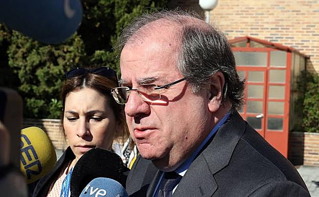 Juan Vicente Herrera, a su llegada al Parador de Segovia. 