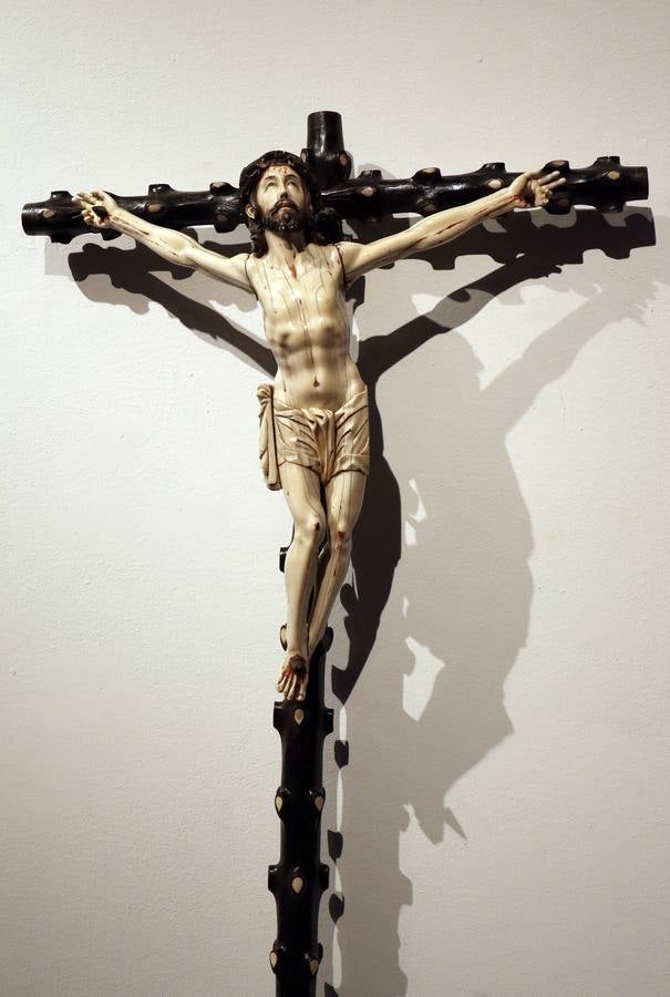 La muestra, abierta hasta el 23 de abril, repasa la visión de artistas como Juan de Juni, Berruguete o Santiago Bellido y Pedro Guerra 