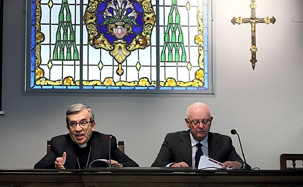 El obispo auxiliar de Valladolid, Luis Arguello, presenta la Campaña de la Renta 2018.