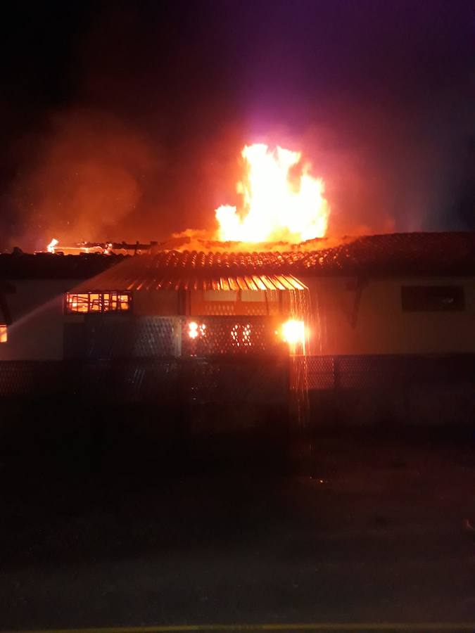 Fotos: Las imágenes del Albergue Canal de Castilla de Frómista tras el incendio