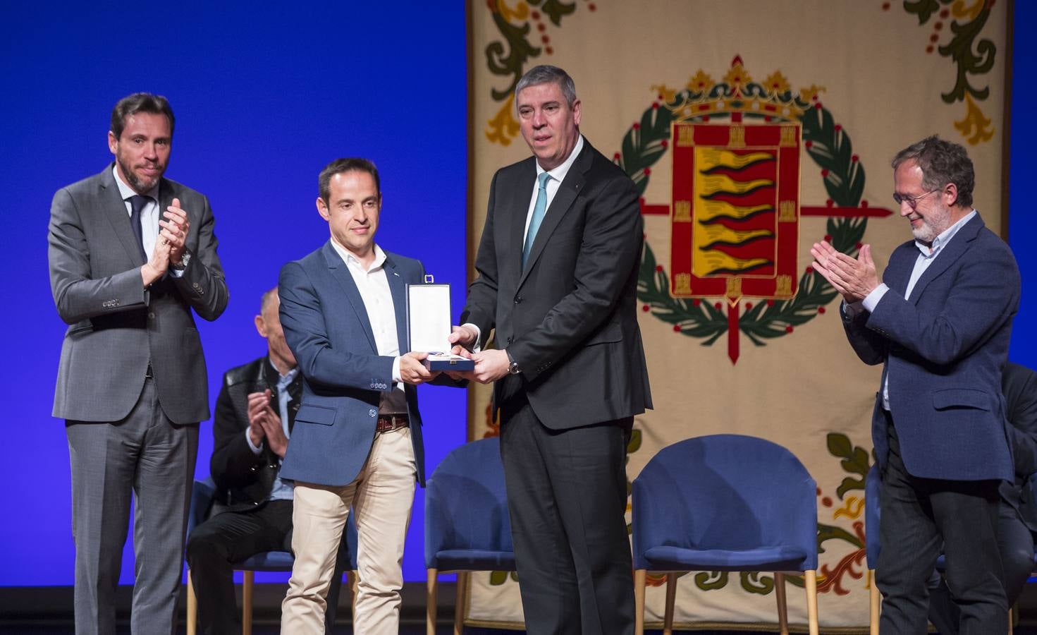 Medalla de Oro de la ciudad a Renault y sus trabajadores y el título de Hijo Predilecto para el vallisoletano José Vicente de los Mozos