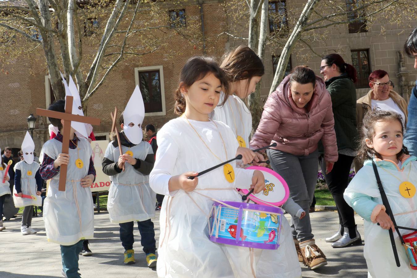 Fotos: Procesión Infantil en la Iglesia de San Pedro Apóstol