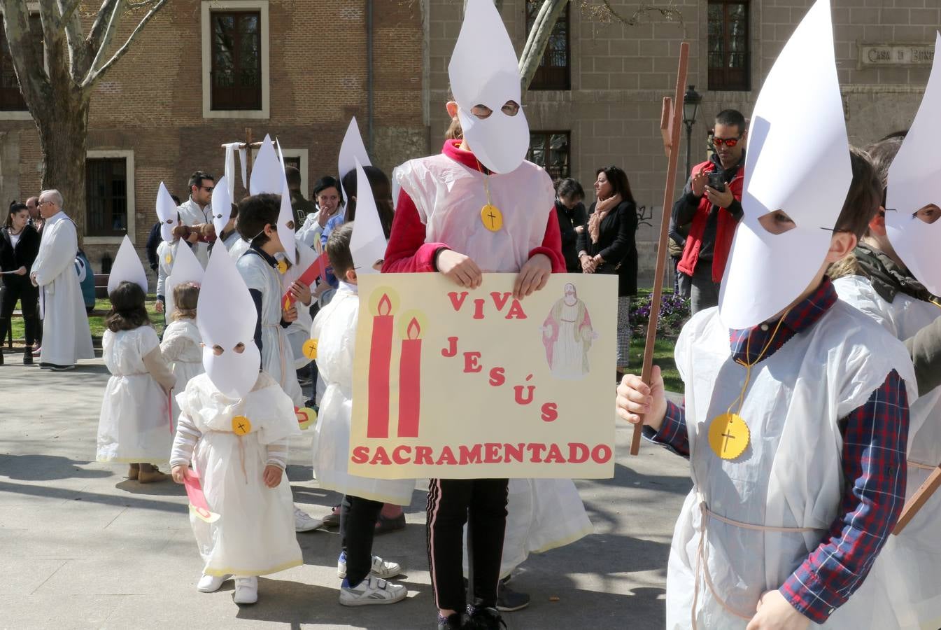 Fotos: Procesión Infantil en la Iglesia de San Pedro Apóstol