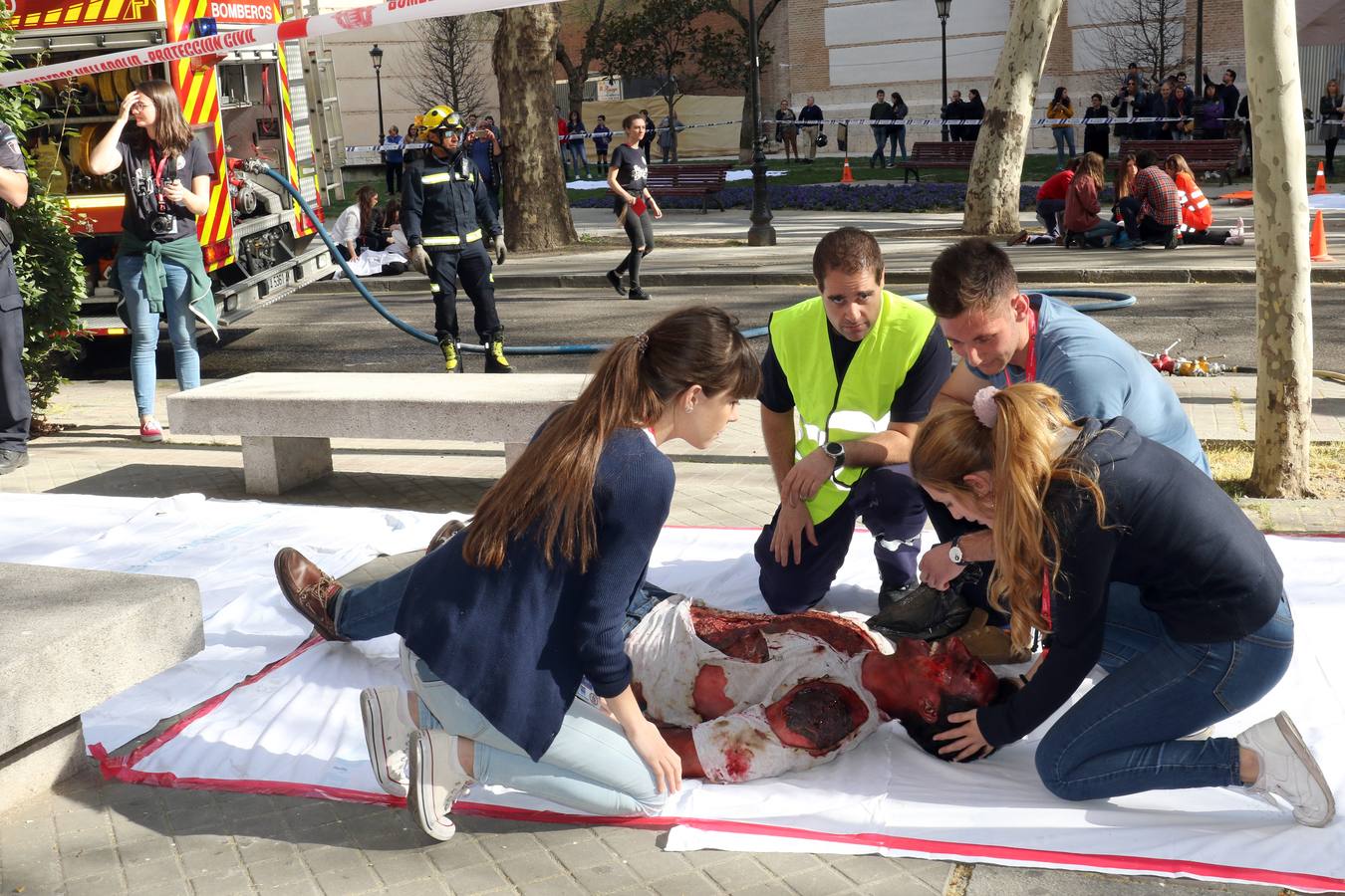 Fotos: Simulacro de atentado terrorista en la Facultad de Medicina de Valladolid