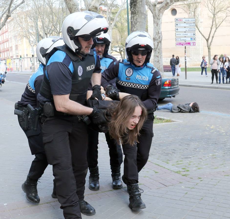 Fotos: Simulacro de atentado terrorista en la Facultad de Medicina de Valladolid