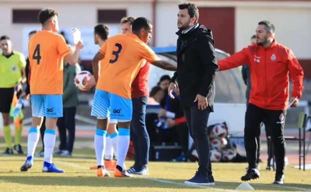 Astu, durante su visita a Las Pistas con el Unión Adarve. 