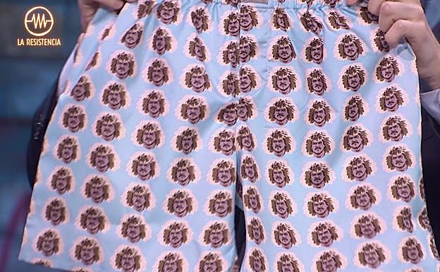 Míchel regala a Broncano unos calzoncillos con la cara de Valderrama