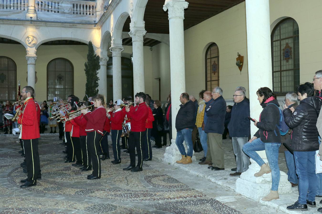 Participaron la banda de la cofradía penitencial de la Sagrada Pasión de Cristo, la cofradía penitencial de Nuestra Señora de la Piedad y la cofradía penitencial del Santísimo Cristo del Despojado
