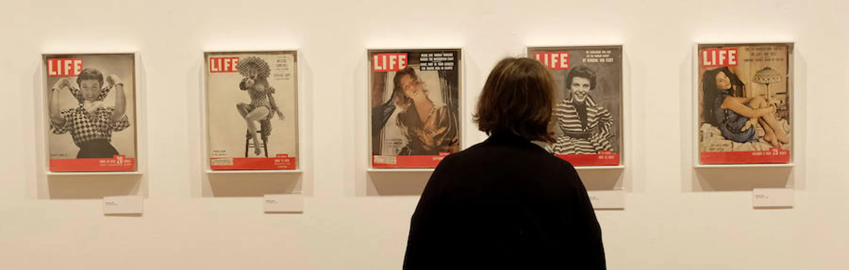 Exposición 'El laboratorio de la moda' del fotógrafo Milton H. Greene en la sala del Museo de la Pasión